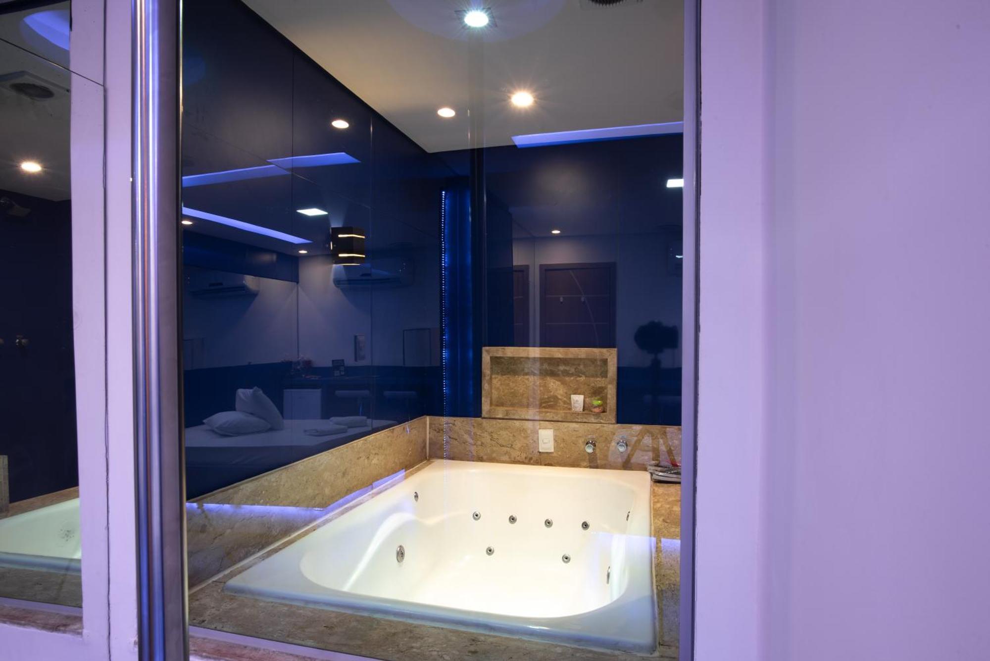 Hotel Fantasy 4 (adults Only)